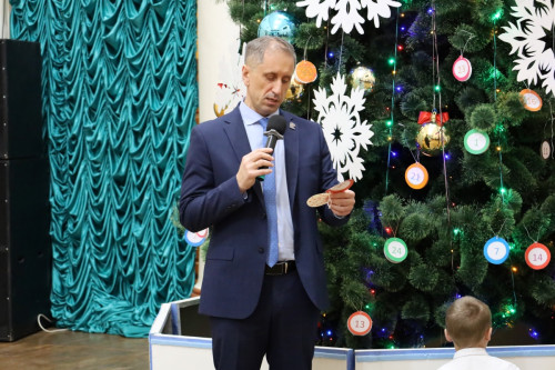 3_2512_elka-zhelanij