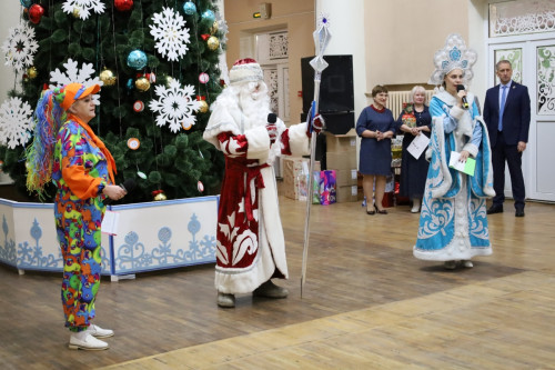 5_2512_elka-zhelanij