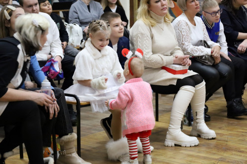 8_2512_elka-zhelanij