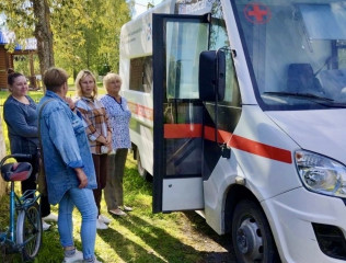 о работе передвижных медицинских комплексов рассказал Губернатор Смоленской области - фото - 1