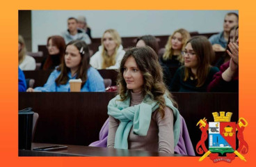 у выпускницы филологического факультета СмолГУ Дианы Марковой есть четкий план на будущее: продолжить семейную династию учителей в Сафоново - фото - 1