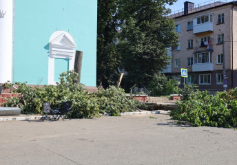 у Центрального Дворца культуры обновляют территорию - фото - 1