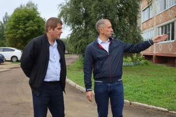 глава Сафоновского округа Антон Николаевич Кухарев совершил рабочий выезд по городу - фото - 1