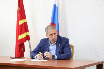 глава Сафоновского округа Антон Николаевич Кухарев обсудил с жителями вопросы ремонта дорог и развития городской среды - фото - 1