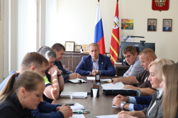 под председательством Главы Сафоновского муниципального округа Антона Николаевича Кухарева состоялось плановое заседание Антитеррористической комиссии - фото - 1
