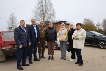 глава округа посетил предпринимателей, развивающих дело по социальному контракту - фото - 1
